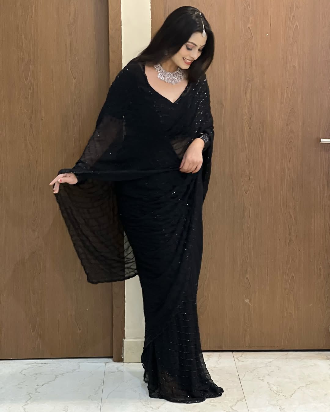 Elegant Georgette Saree with Khatli Handwork – A Celebrity-Style Look You’ll Love