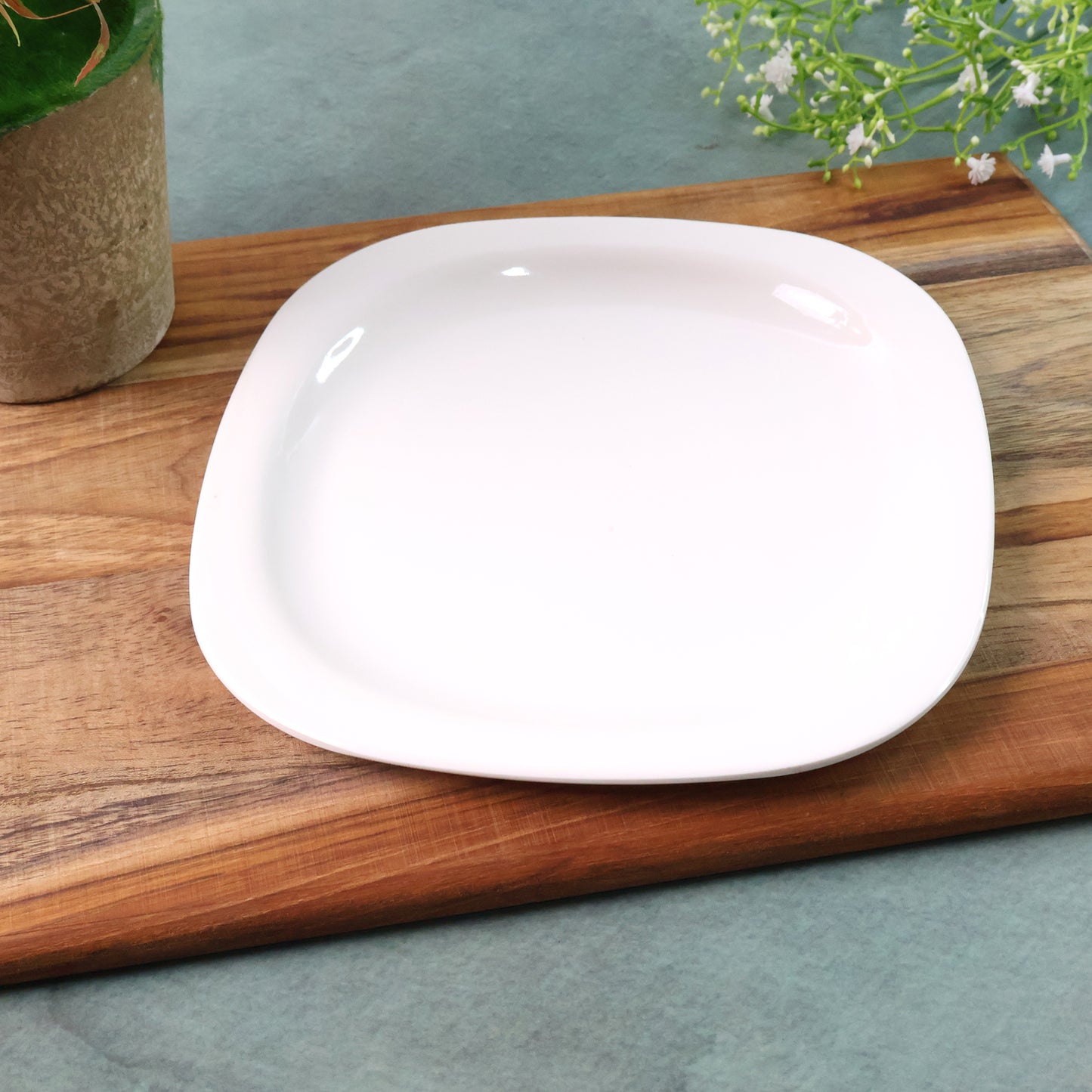 Plastic Square Dinner Serving Plate 20 Cm (1 Pc)