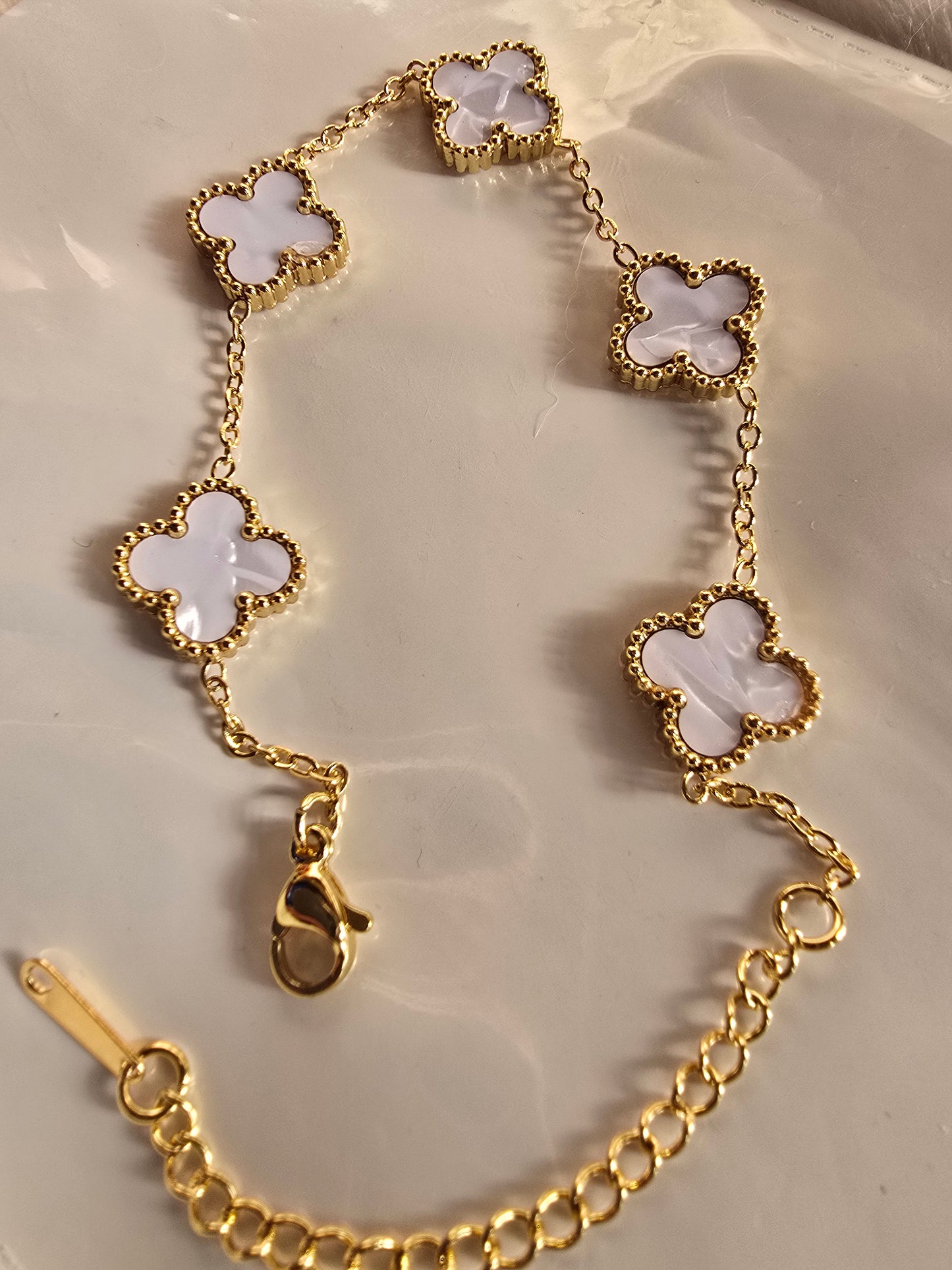 Opaline Dream Clover Chain