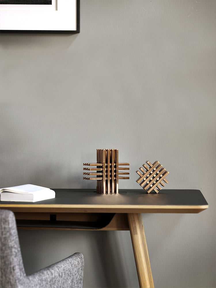 Elegant Minimalist Desk Handicraft – Modern Home & Office Decor