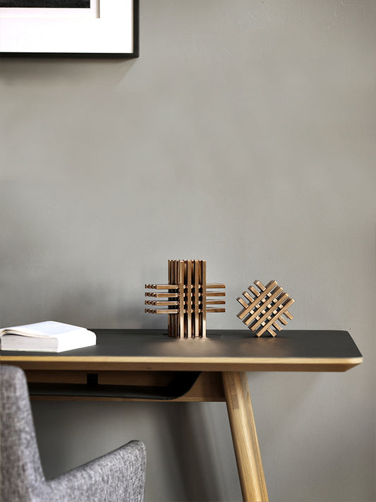Elegant Minimalist Desk Handicraft – Modern Home & Office Decor