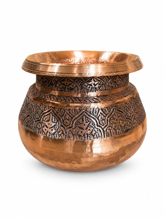 Kashmiri nakchdaar deecha with installed speacial black ink called sawaad having a capacity of 1.5 litre .