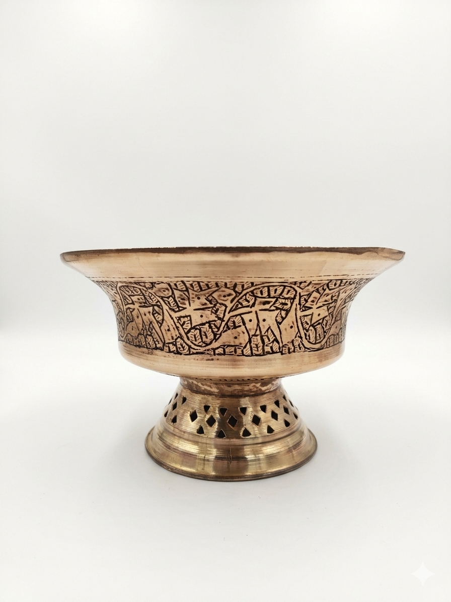 Nakchdaar traditional copper thalbaan with a unique nakcha