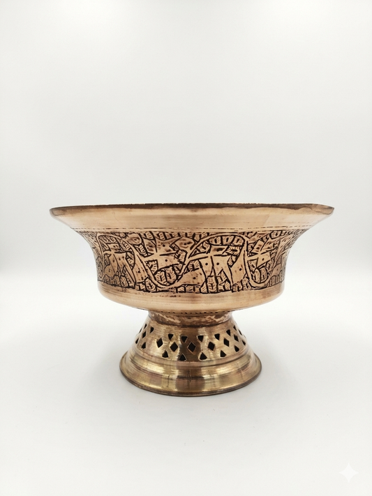 Nakchdaar traditional copper thalbaan with a unique nakcha