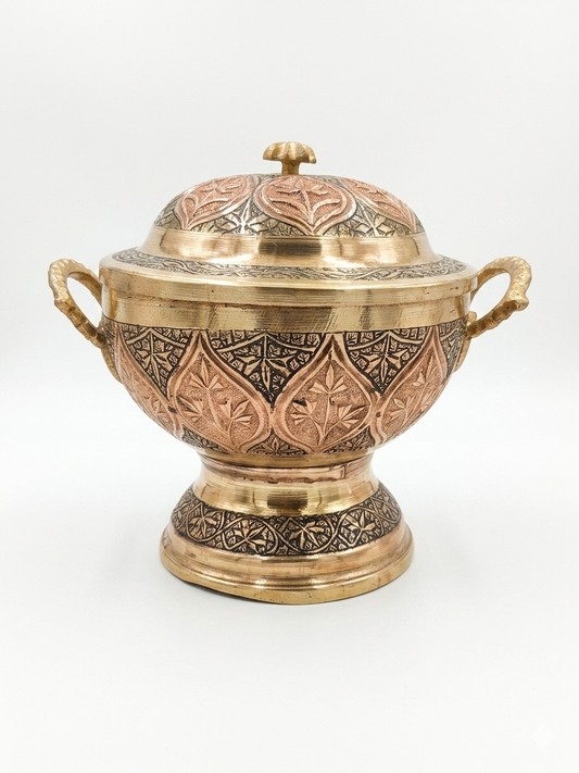 Nakchdaar copper big donga used to contain wazwan having capacity of 4 liters