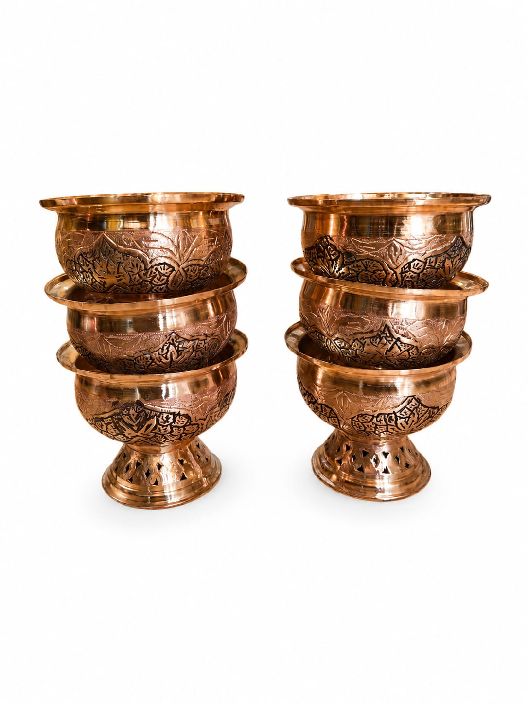 Nakchdaar copper bowls with a beautiful design comes in a set of 6 peices