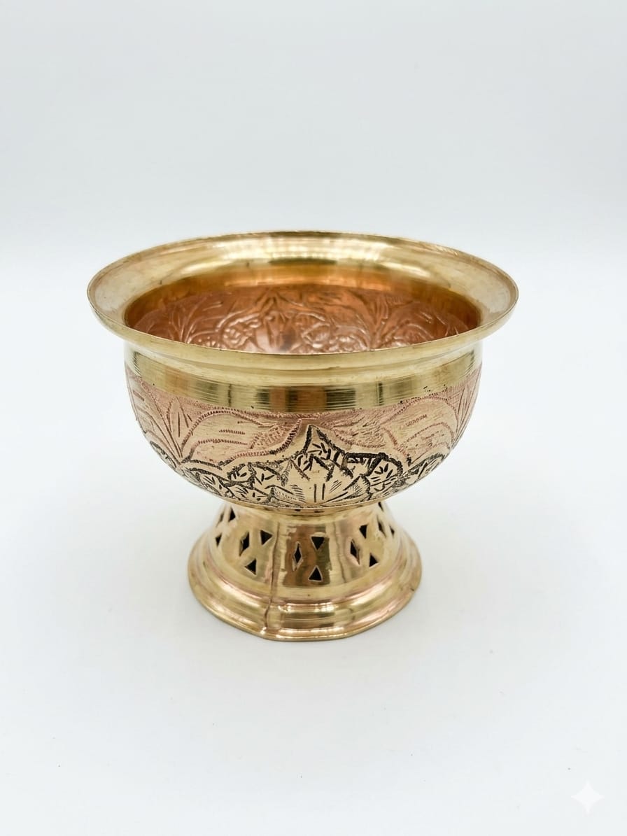 Nakchdaar copper bowls with a beautiful design comes in a set of 6 peices