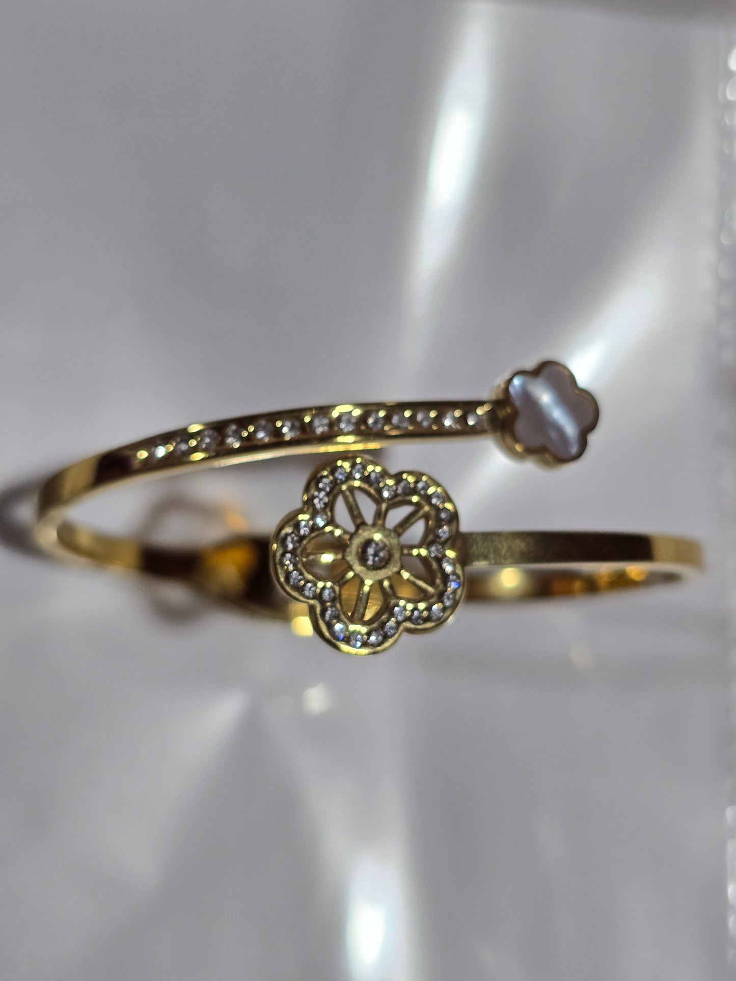 Anti Tarnish Clover Zirconian Bangle