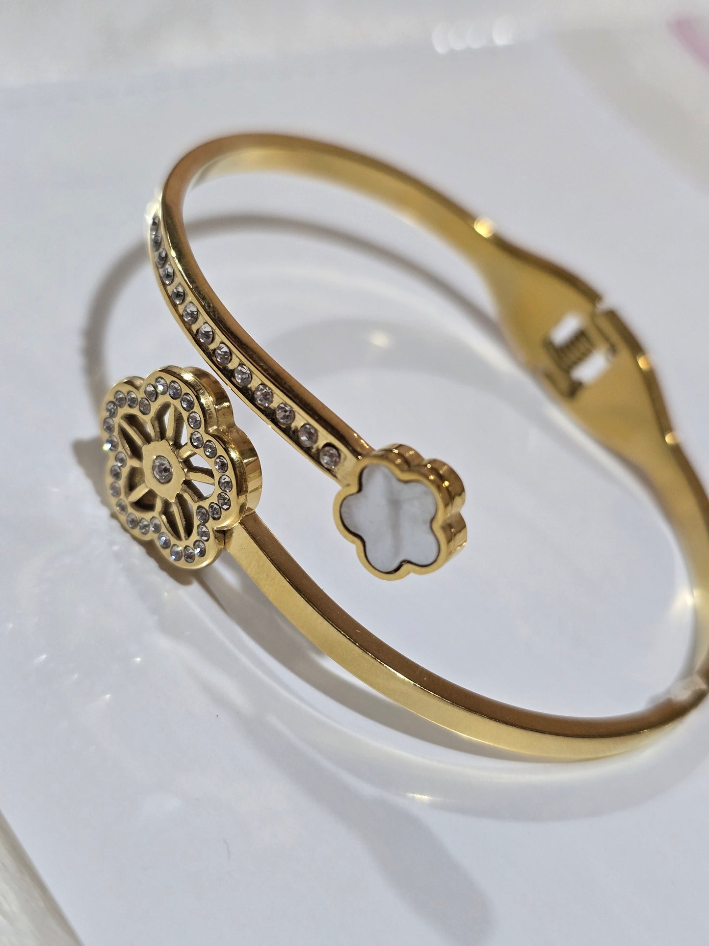 Anti Tarnish Clover Zirconian Bangle