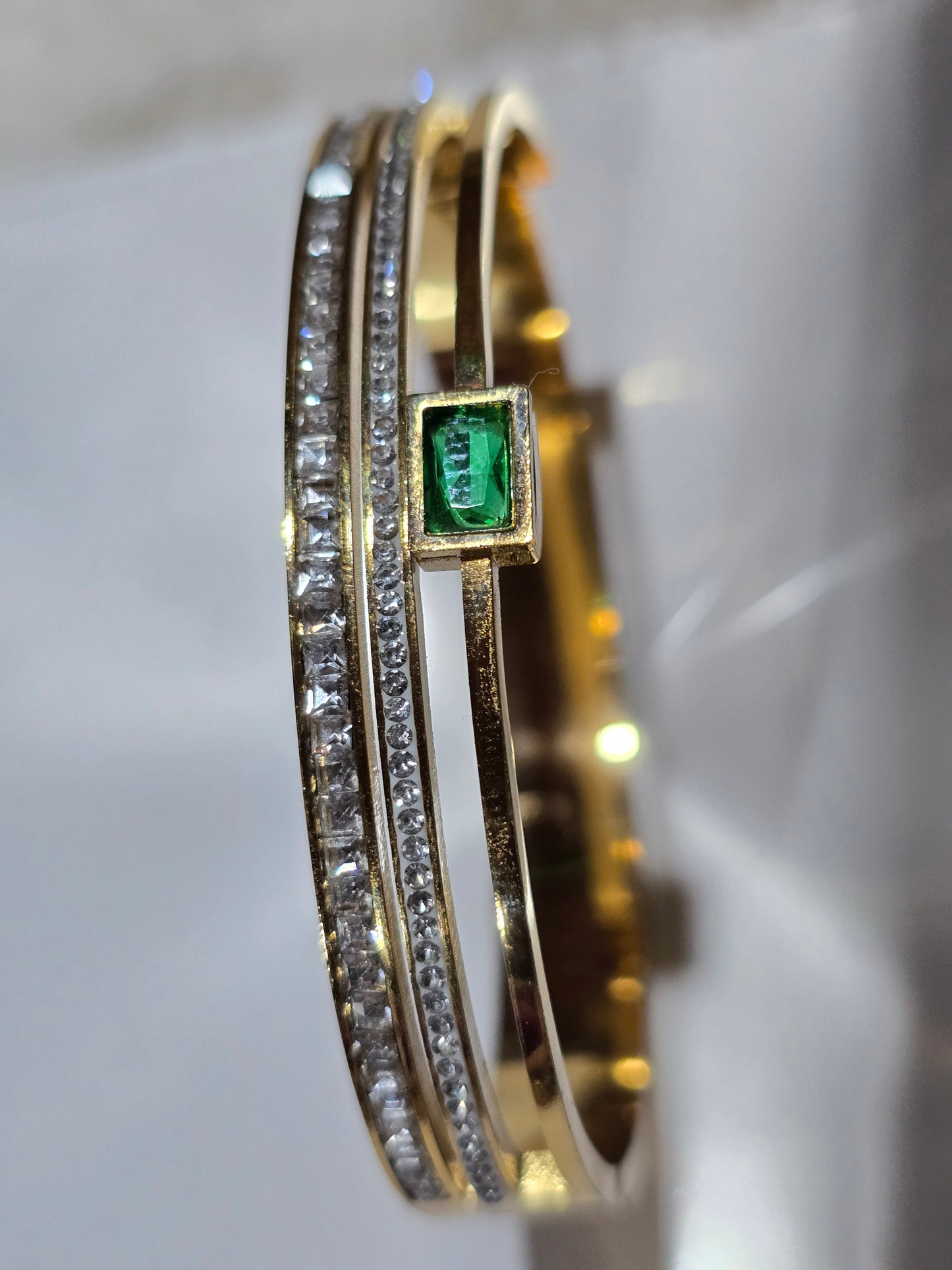 Anti tarnish Floral Solid Bangle