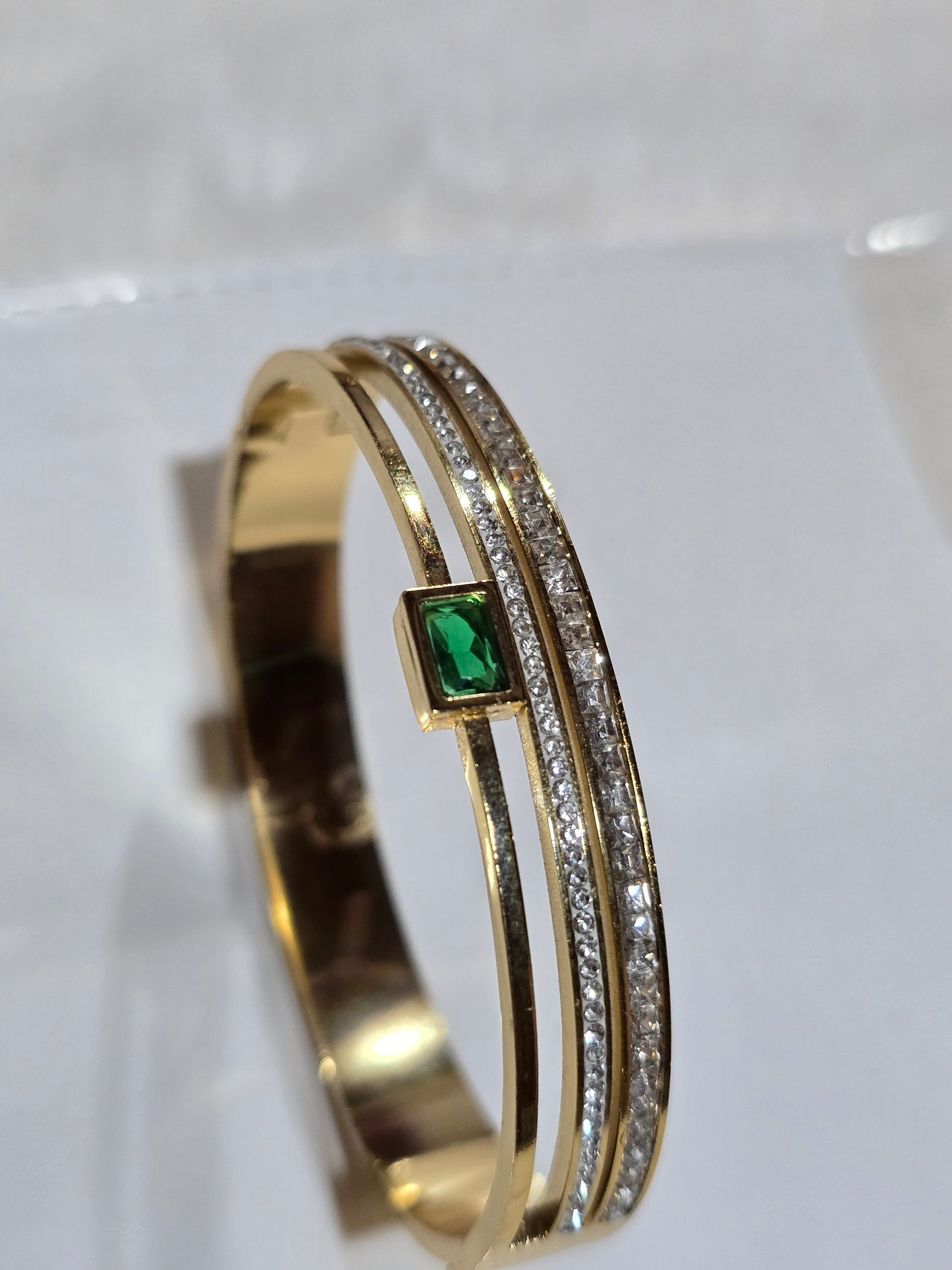 Anti tarnish Floral Solid Bangle