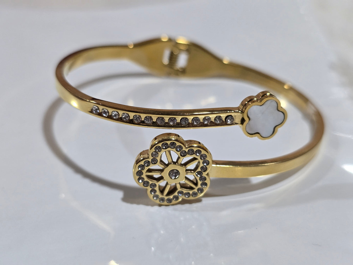 Anti Tarnish Clover Zirconian Bangle