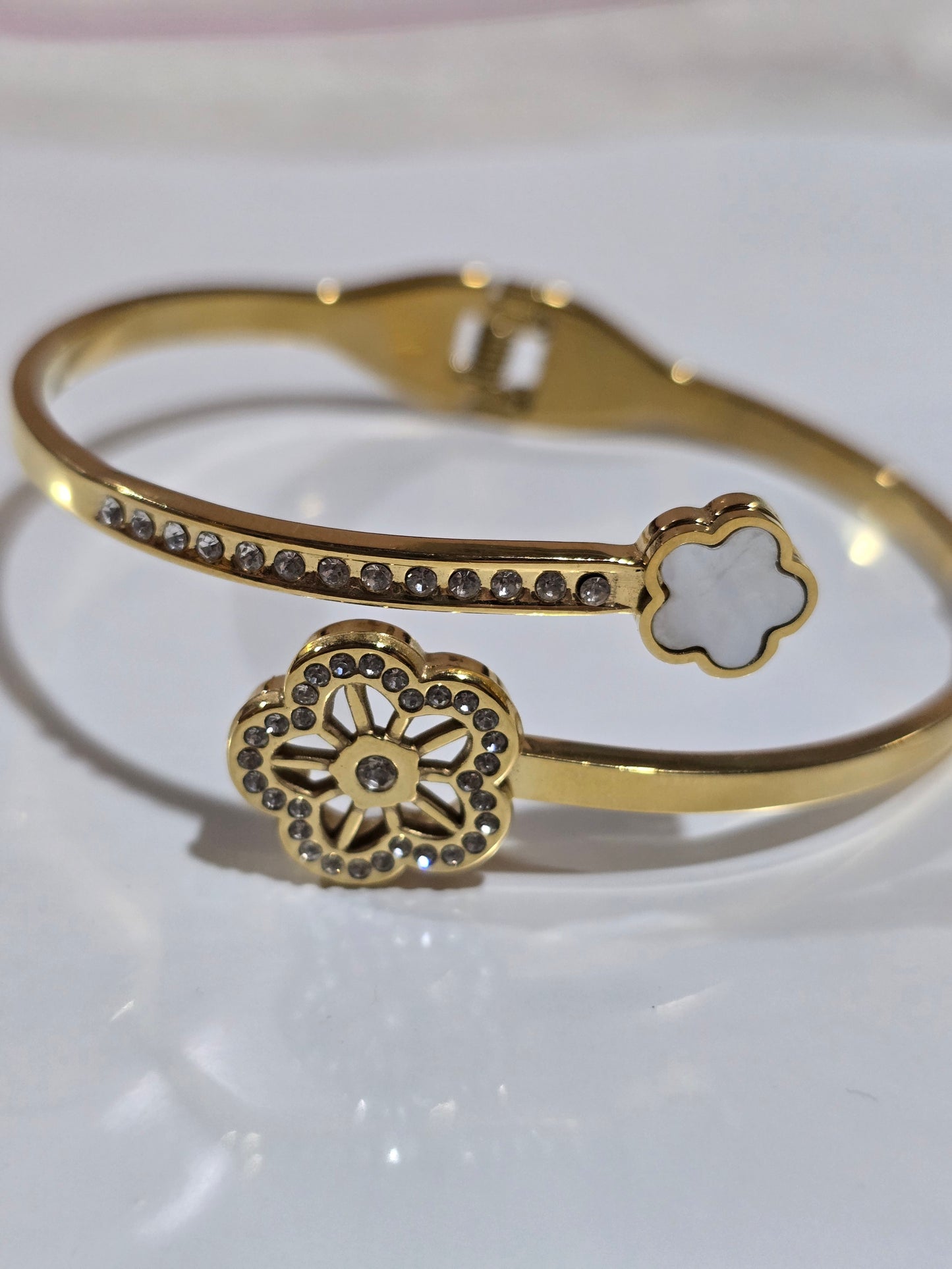 Anti Tarnish Clover Zirconian Bangle