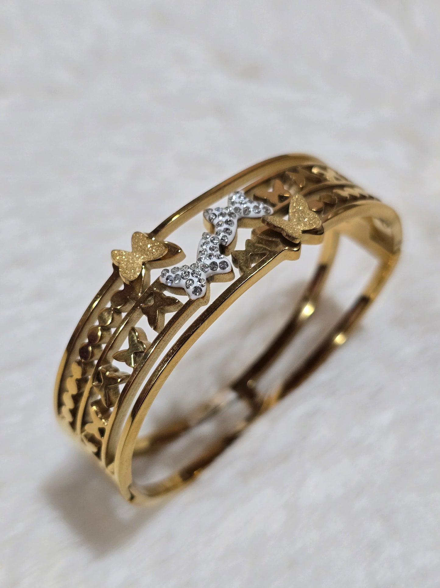 Anti Tarnish Solid Butterfly Bangle