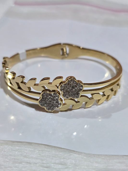 Anti Tarnish White Zirconian Floral Bangle