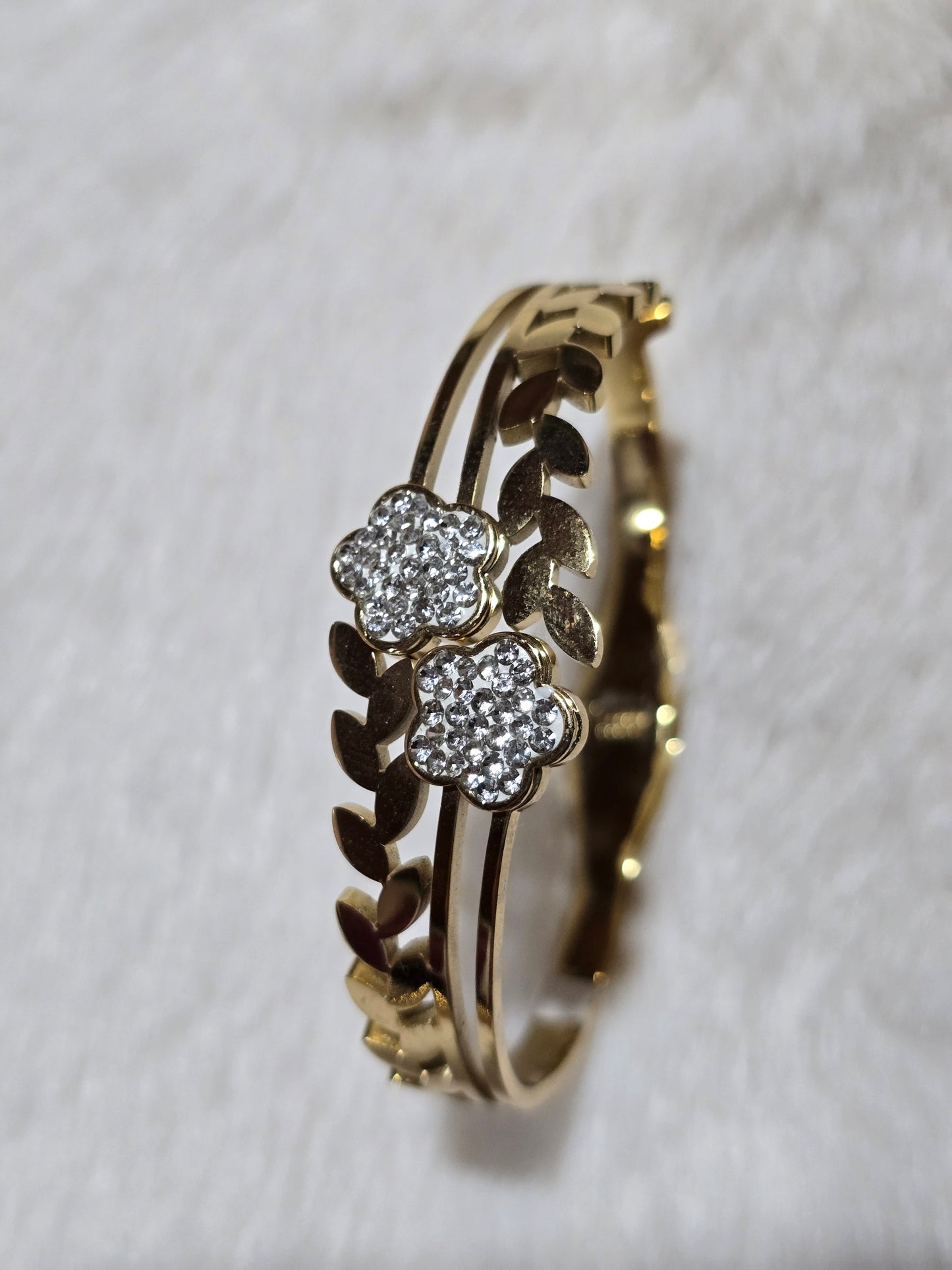 Anti Tarnish White Zirconian Floral Bangle