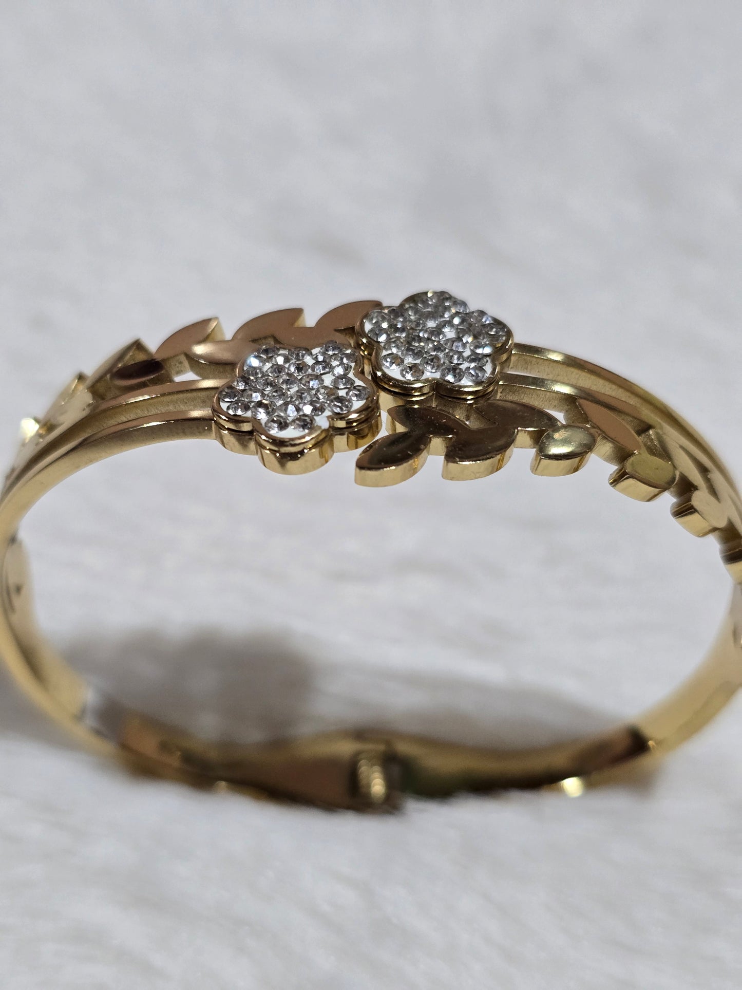 Anti Tarnish White Zirconian Floral Bangle