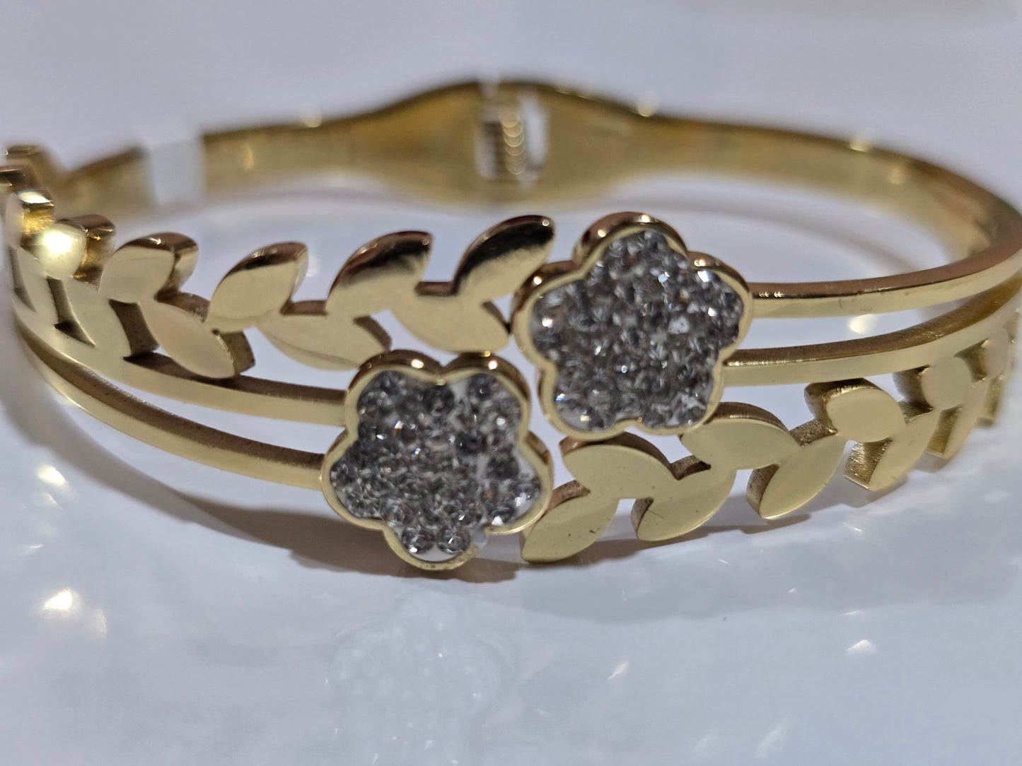 Anti Tarnish White Zirconian Floral Bangle
