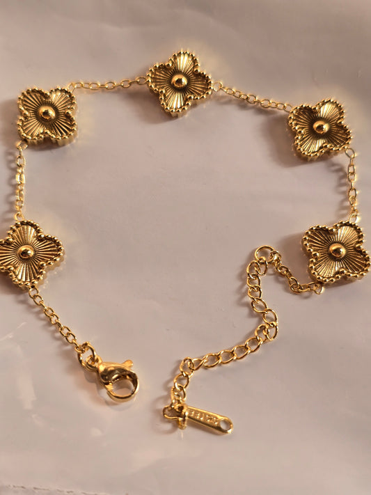 Aurelia Guilloché Clover Bracelet
