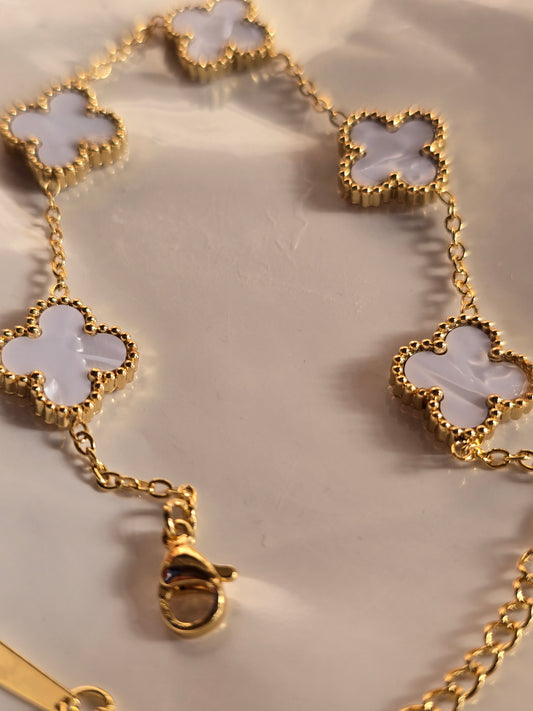 Opaline Dream Clover Chain