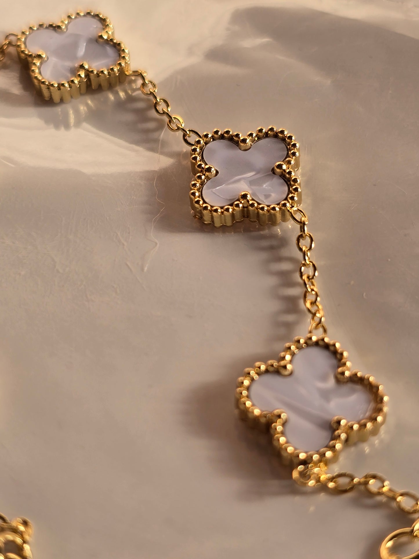 Opaline Dream Clover Chain