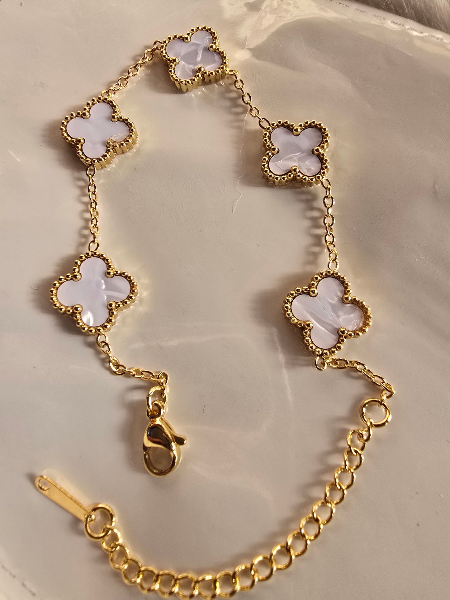 Opaline Dream Clover Chain
