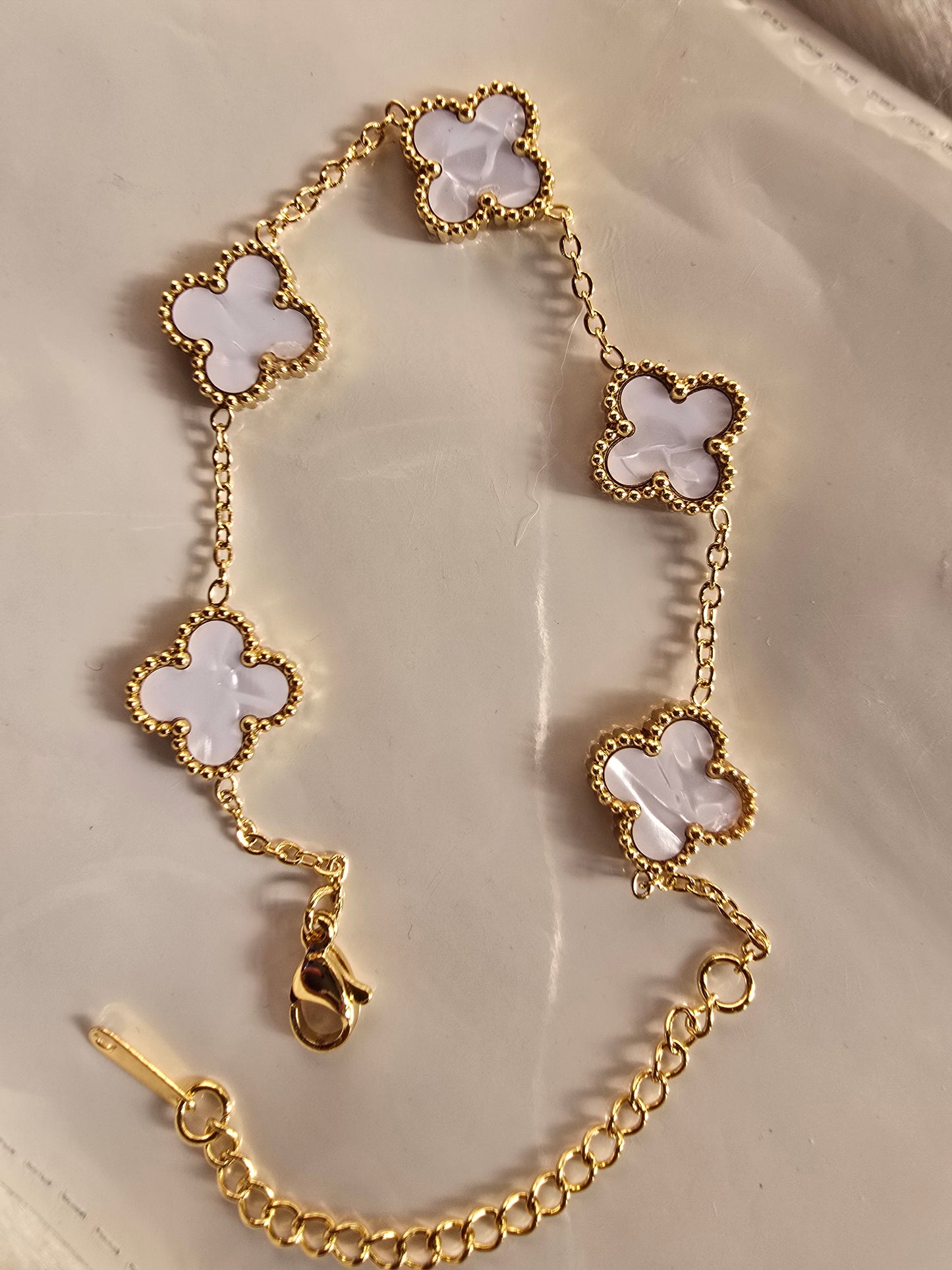 Opaline Dream Clover Chain