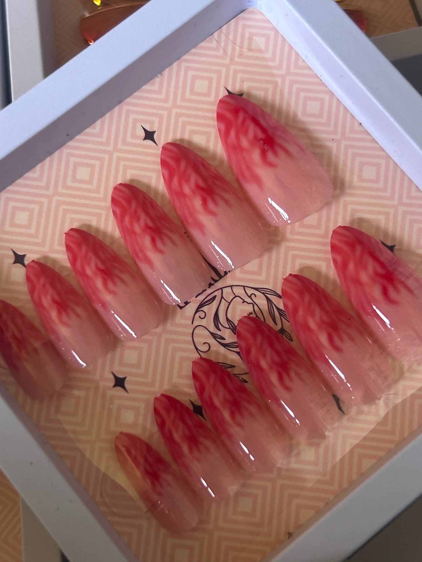 Press on nails