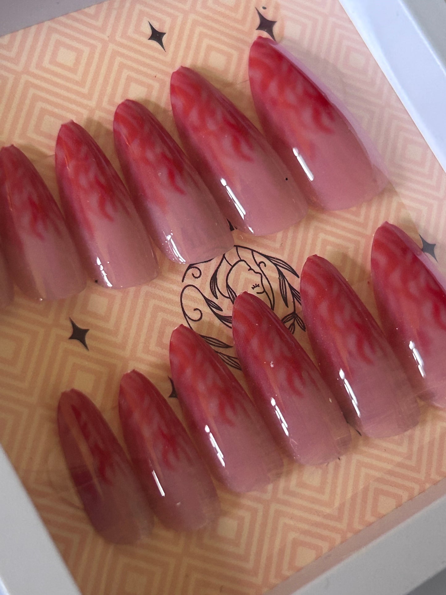 Press on nails