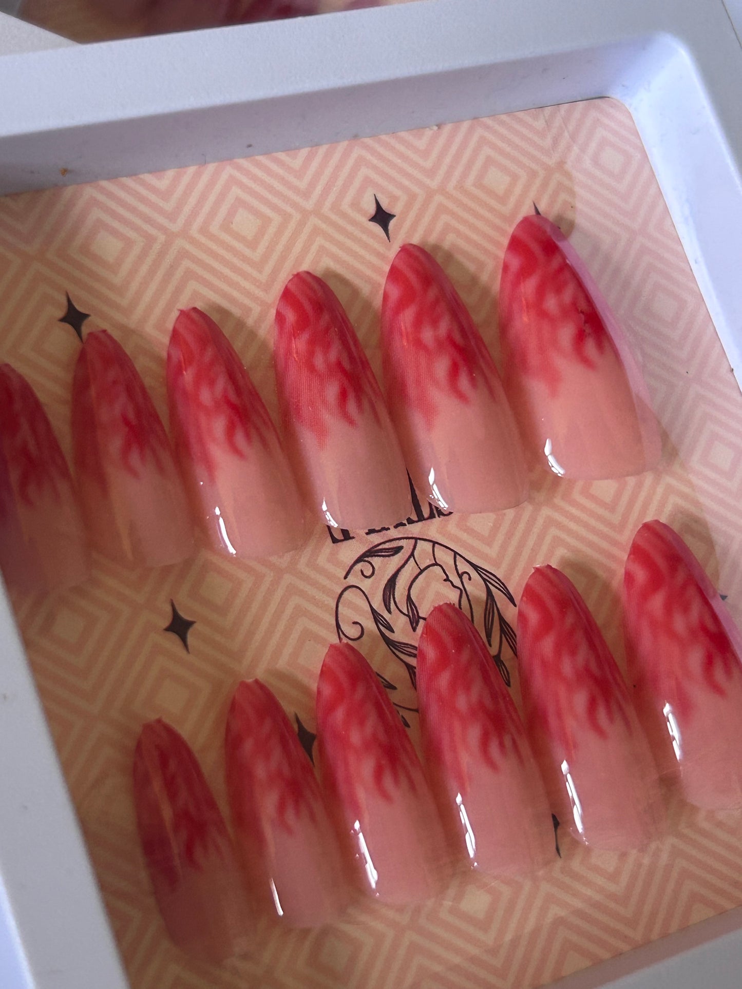 Press on nails