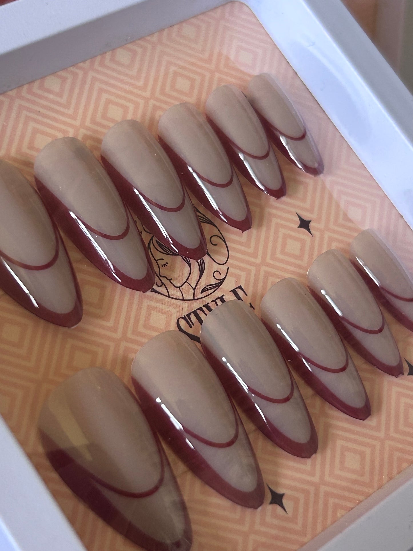 Press on nails