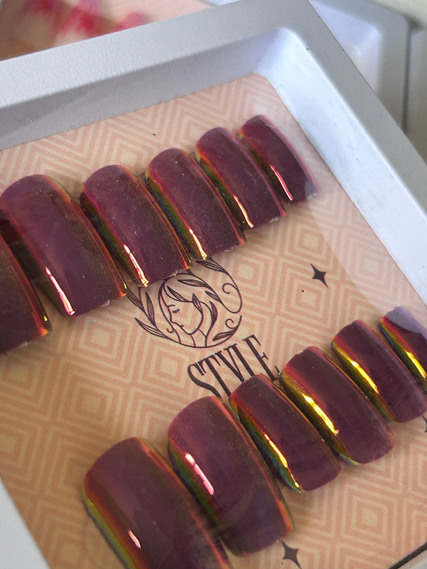 Press on nails