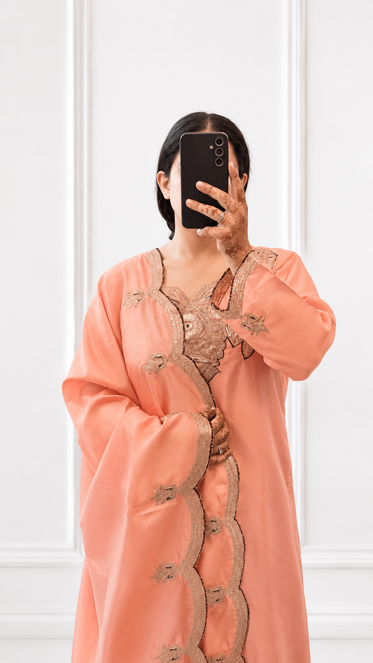 Wrapped in the warmth of peach